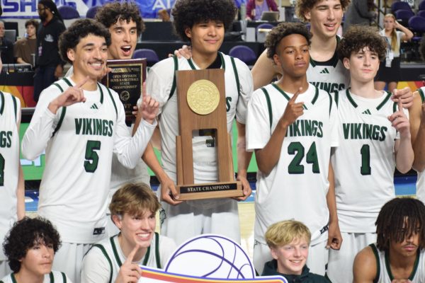 State Champions: Boys Basketball Wins Big